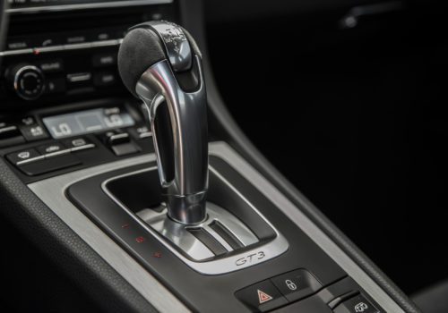2015-porsche-911-gt3-interior-gear-stalk