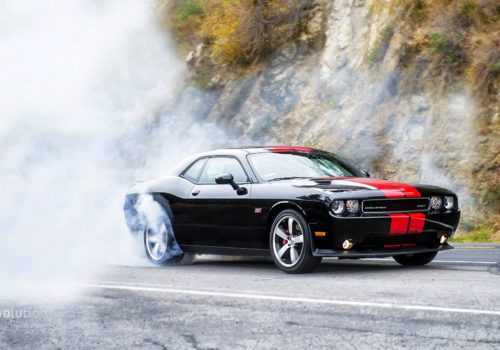 dodge-challenger-srt8-392-review-2014_57
